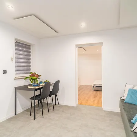 Podgorze 2-bedrooms - 54m2, Air Con - By Rentujemy